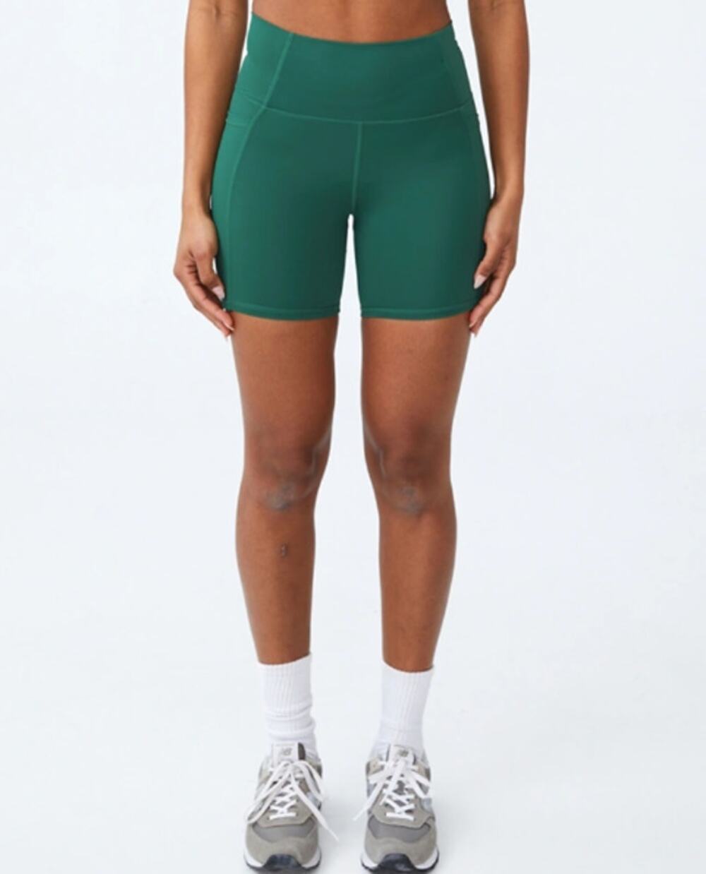 COTTON ON BODY Women's Ultimate Booty Pocket 2.0 Shorts Small Verdant Green NWT